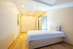 Peaceful Duplex Flat With Adalar View in Maltepe