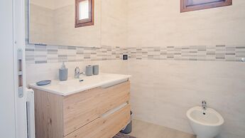 The House in the Vineyard - Italian Homing