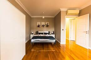 Exceptional Flat With Galata Tower View in Beyoglu