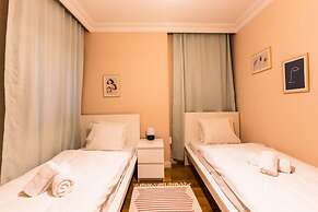 Exceptional Flat With Galata Tower View in Beyoglu