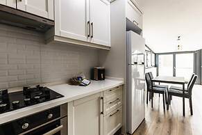 Exceptional Flat With Galata Tower View in Beyoglu