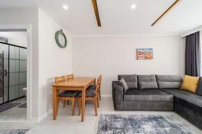Lovely and Central Flat Near Beach in Antalya