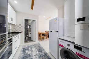 Lovely and Central Flat Near Beach in Antalya