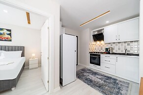 Lovely and Central Flat Near Beach in Antalya