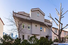 House With Balcony and City View in Besiktas