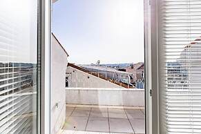 House With Balcony and City View in Besiktas