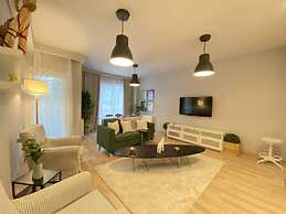 Missafir Dreamy and Central Flat in Besiktas