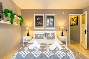 Flat With Excellent Location in Nisantasi