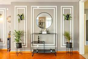 Flat With Excellent Location in Nisantasi