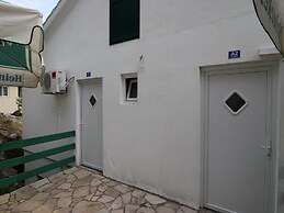 Apartments Roza 1-2