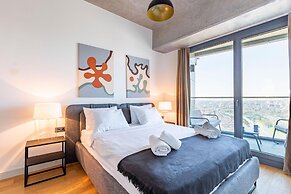 Cozy Flat With City View and Balcony in Sisli