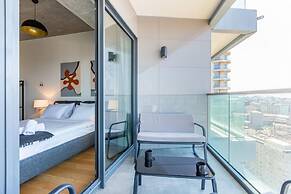 Cozy Flat With City View and Balcony in Sisli