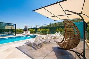 Dreamy Villa With Private Pool and Jacuzzi in Kas