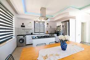 Dreamy Villa With Private Pool and Jacuzzi in Kas