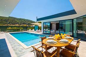 Dreamy Villa With Private Pool and Jacuzzi in Kas