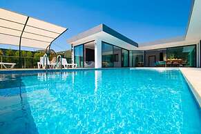 Dreamy Villa With Private Pool and Jacuzzi in Kas