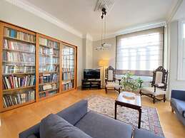 Flat With Balcony and Bosphorus View in Beyoglu