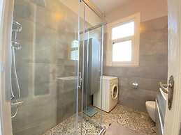 Flat With Balcony and Bosphorus View in Beyoglu