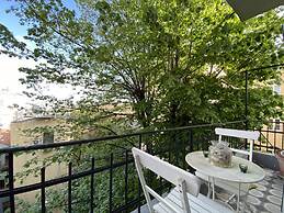Flat With Balcony and Bosphorus View in Beyoglu