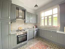 Flat With Balcony and Bosphorus View in Beyoglu