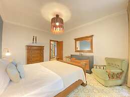 Missafir Flat With Bosphorus View in Kuzguncuk