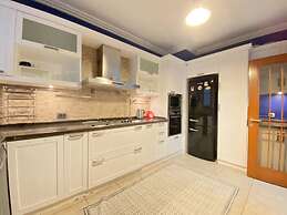 Missafir Flat With Bosphorus View in Kuzguncuk