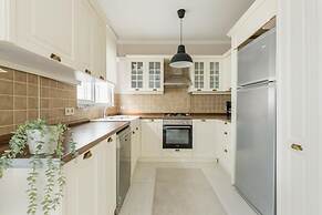 Missafir Stylish and Central Flat in Nisantasi