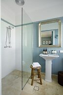 Verandah House Country Estate