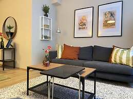 Missafir Chic Flat Near Shopping Malls in Sisli