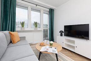 Warsaw Apartment Elekcyjna by Renters