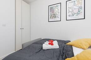 Warsaw Apartment Elekcyjna by Renters