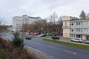 Warsaw Apartment Elekcyjna by Renters