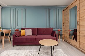 Warsaw Apartment Elekcyjna by Renters