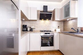 Missafir Exquisite and Central Flat in Nisantasi