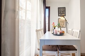 Missafir Exquisite and Central Flat in Nisantasi