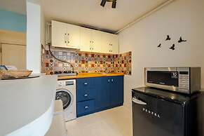 Colorful Flat 5 Min to Taksim Square in Beyoglu