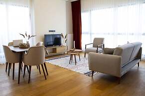 Modern and Cozy Apartment Near Shopping Malls