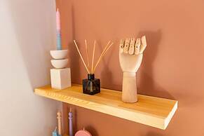 Missafir House With Refreshing Garden in Besiktas