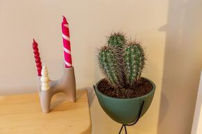 Missafir House With Refreshing Garden in Besiktas