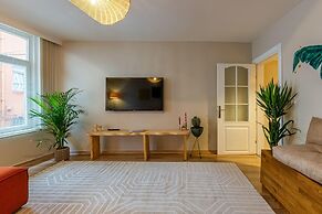 Missafir House With Refreshing Garden in Besiktas