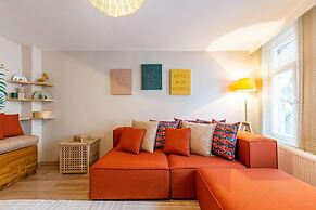 Missafir House With Refreshing Garden in Besiktas