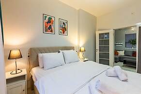 Central and Stylish Flat in the Heart of Kad k y