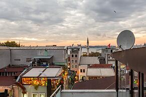 Central and Stylish Flat in the Heart of Kad k y