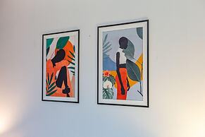 Central and Stylish Flat in the Heart of Kad k y