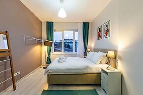 Central and Stylish Flat in the Heart of Kad k y