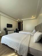 Lotus Hotel & Apartment