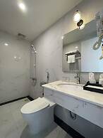 Lotus Hotel & Apartment