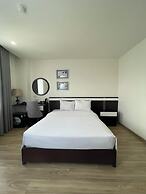 Lotus Hotel & Apartment