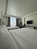 Lotus Hotel & Apartment