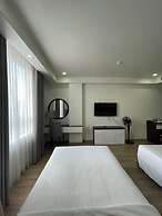 Lotus Hotel & Apartment